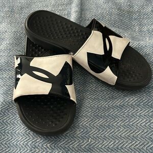UNDER ARMOUR slides